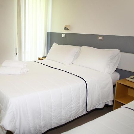 Kristalex Pet Family Hotel Cesenatico Esterno foto