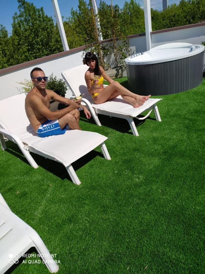 Kristalex Pet Family Hotel Cesenatico Esterno foto