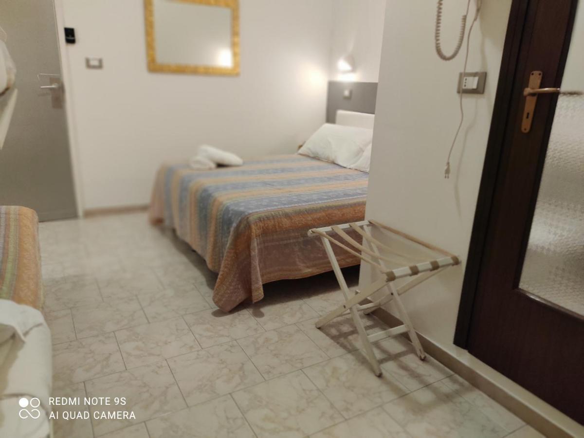 Kristalex Pet Family Hotel Cesenatico Esterno foto