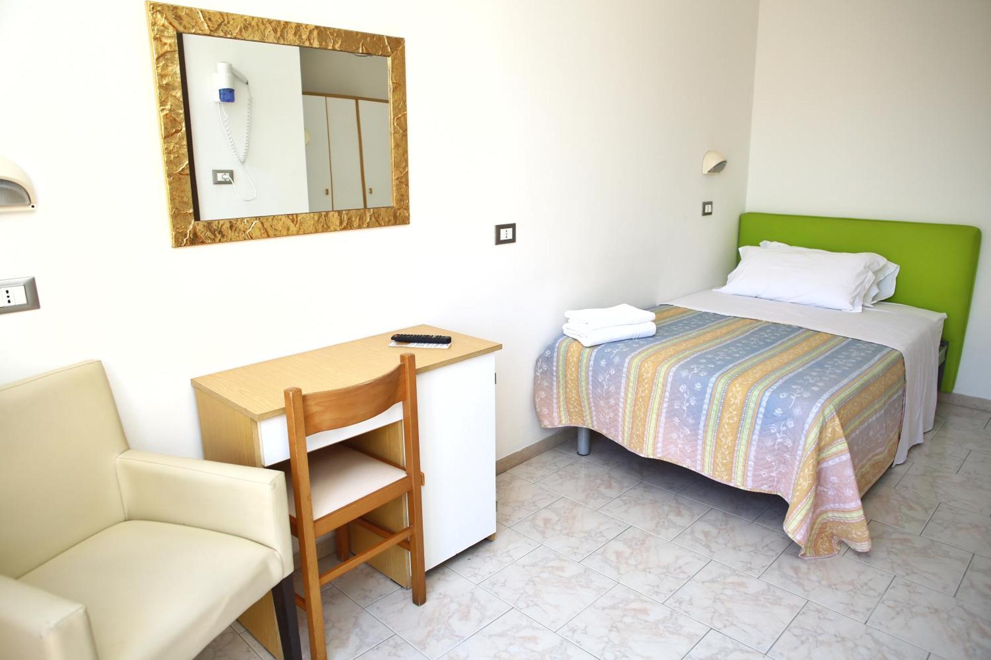 Kristalex Pet Family Hotel Cesenatico Esterno foto