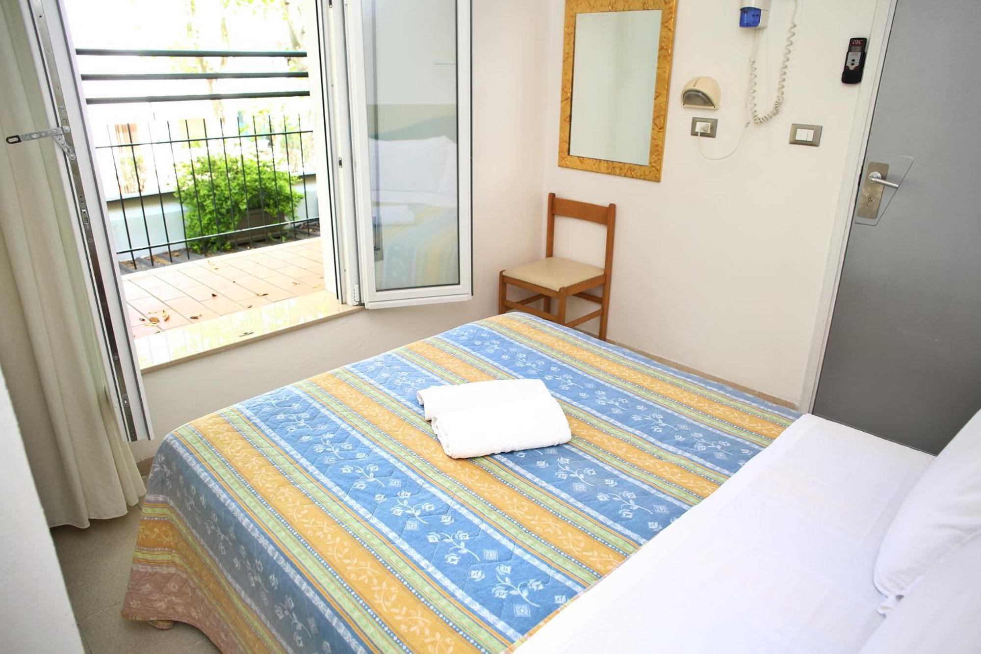 Kristalex Pet Family Hotel Cesenatico Esterno foto