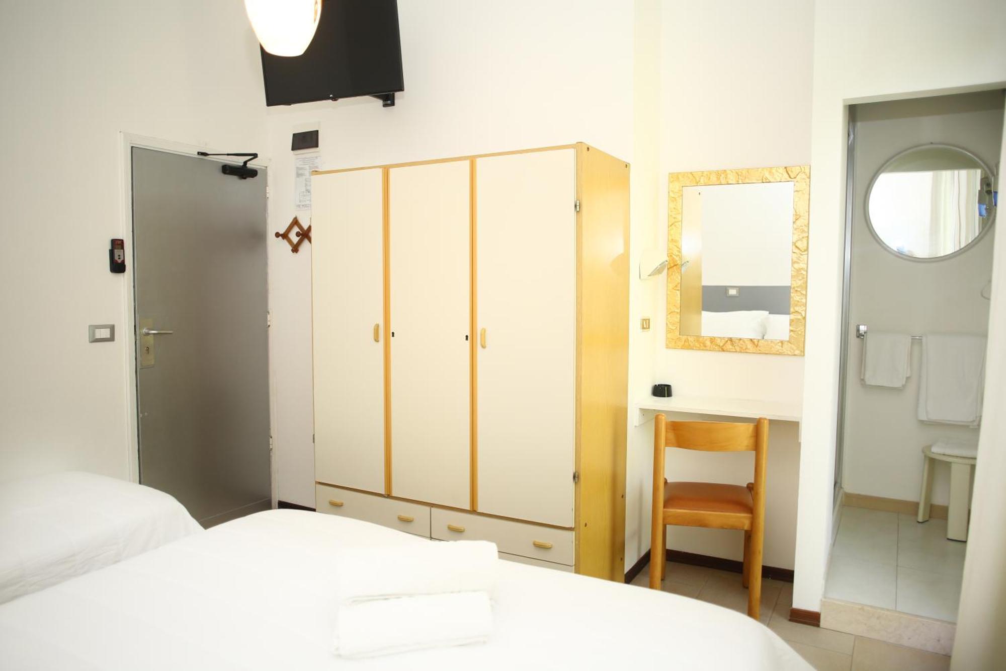 Kristalex Pet Family Hotel Cesenatico Esterno foto