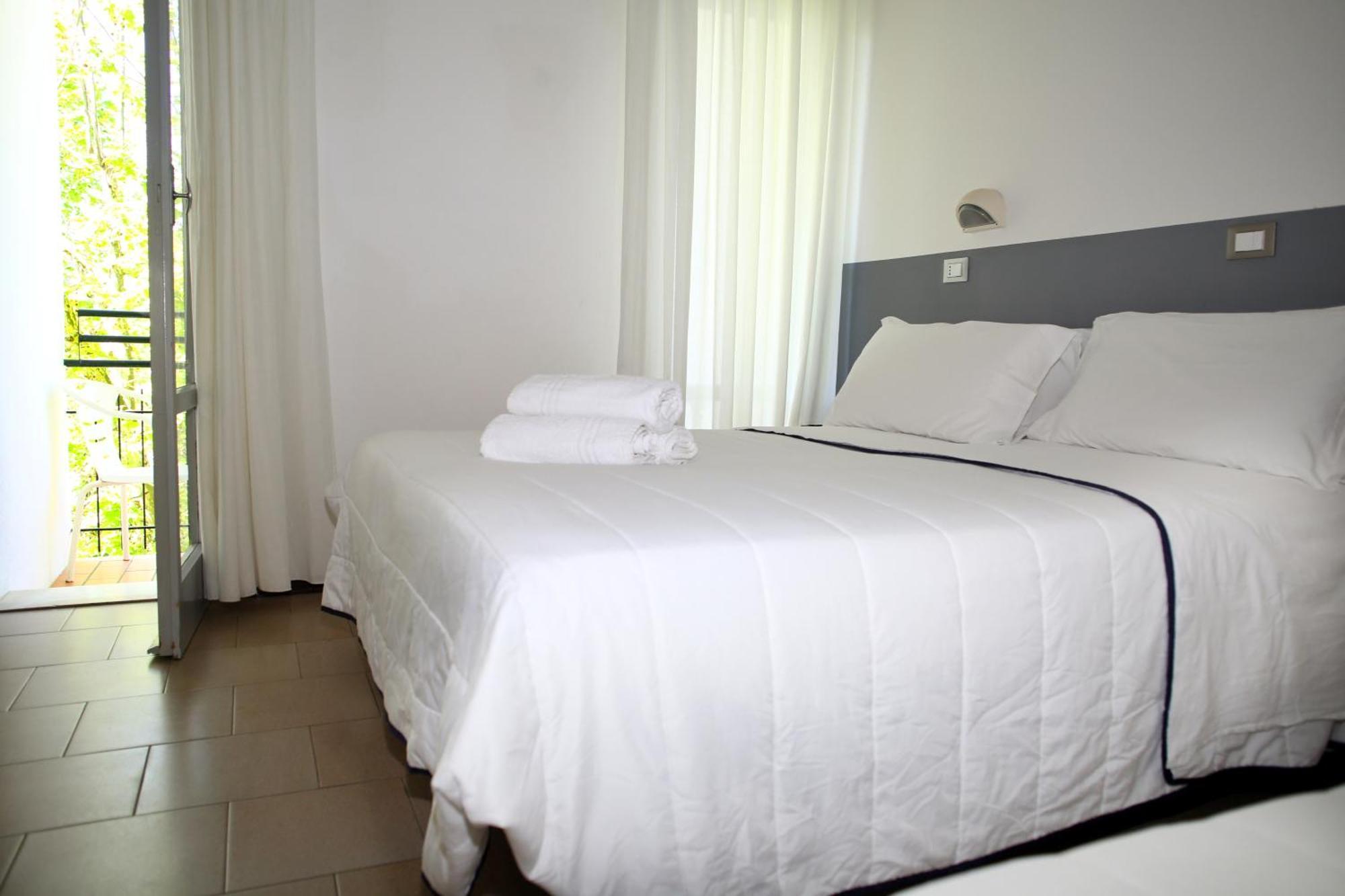 Kristalex Pet Family Hotel Cesenatico Esterno foto